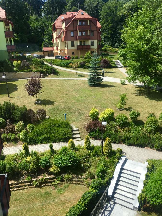 Apartament Parkowa Polana Z Ogrodem Apartman Polanica-Zdrój Kültér fotó